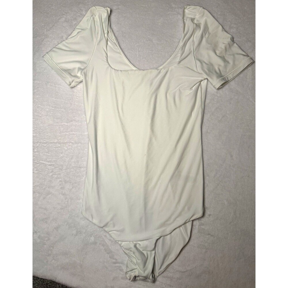 Aerie Women's White Short Sleeve Scoop Neck Bodysuit, Size S Regular.    A026